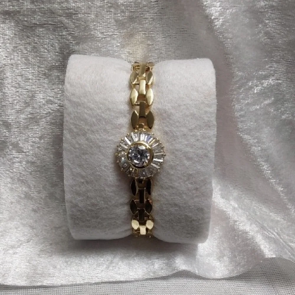 Elegant 14k Gold Plated Bracelet with CZ Accent - Picture 4 of 6